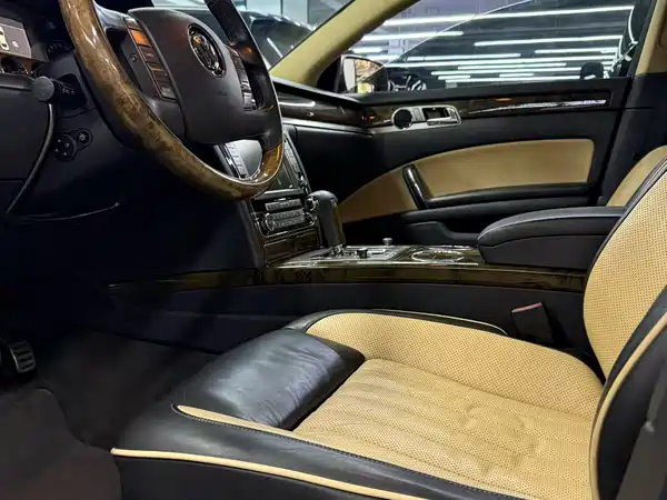 Volkswagen Phaeton 2012