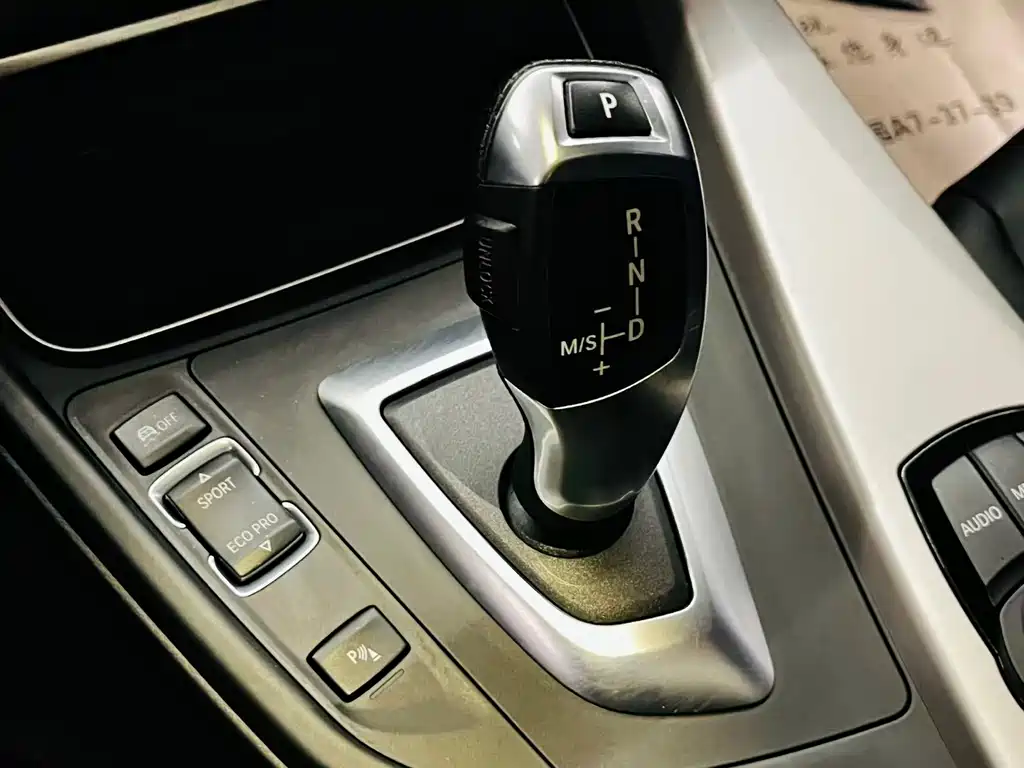 BMW 3 Series 2015 — фото 20