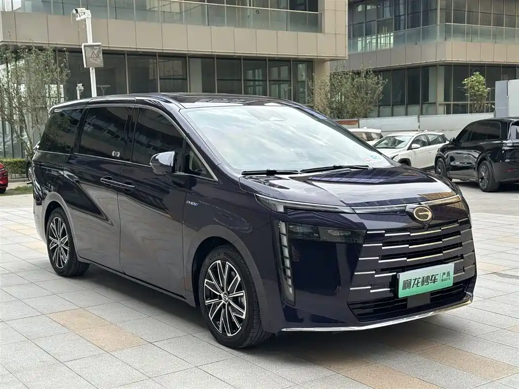 GAC Motor E8 PHEV 2024 — фото 11