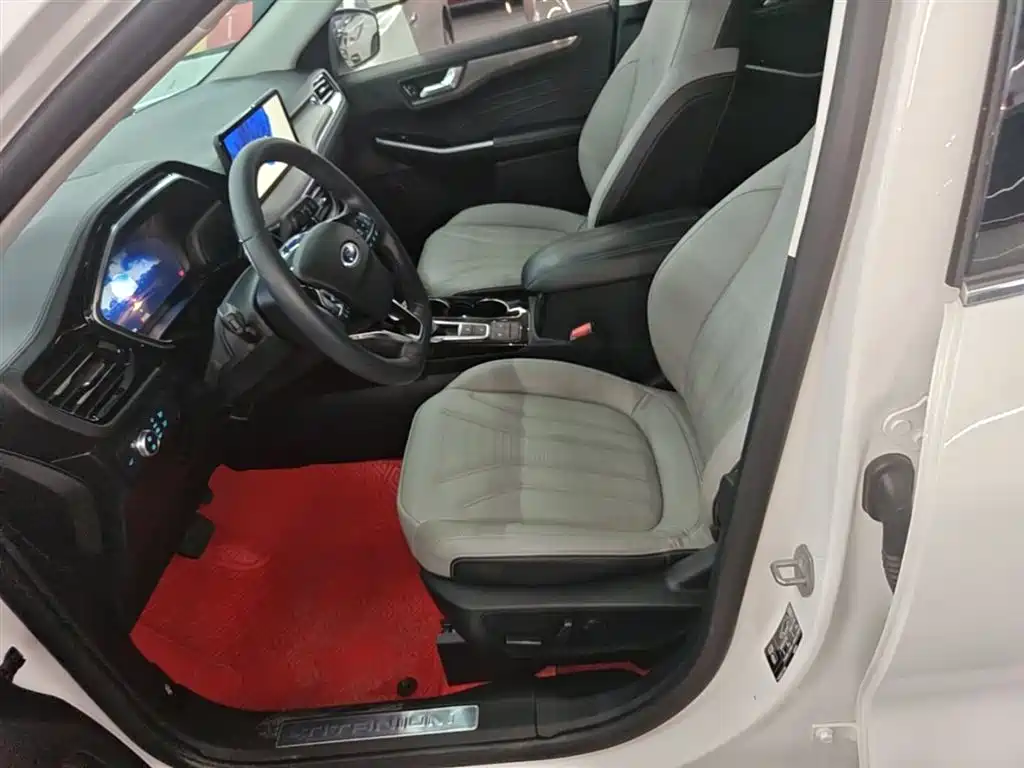 Ford Escape 2021 — фото 15