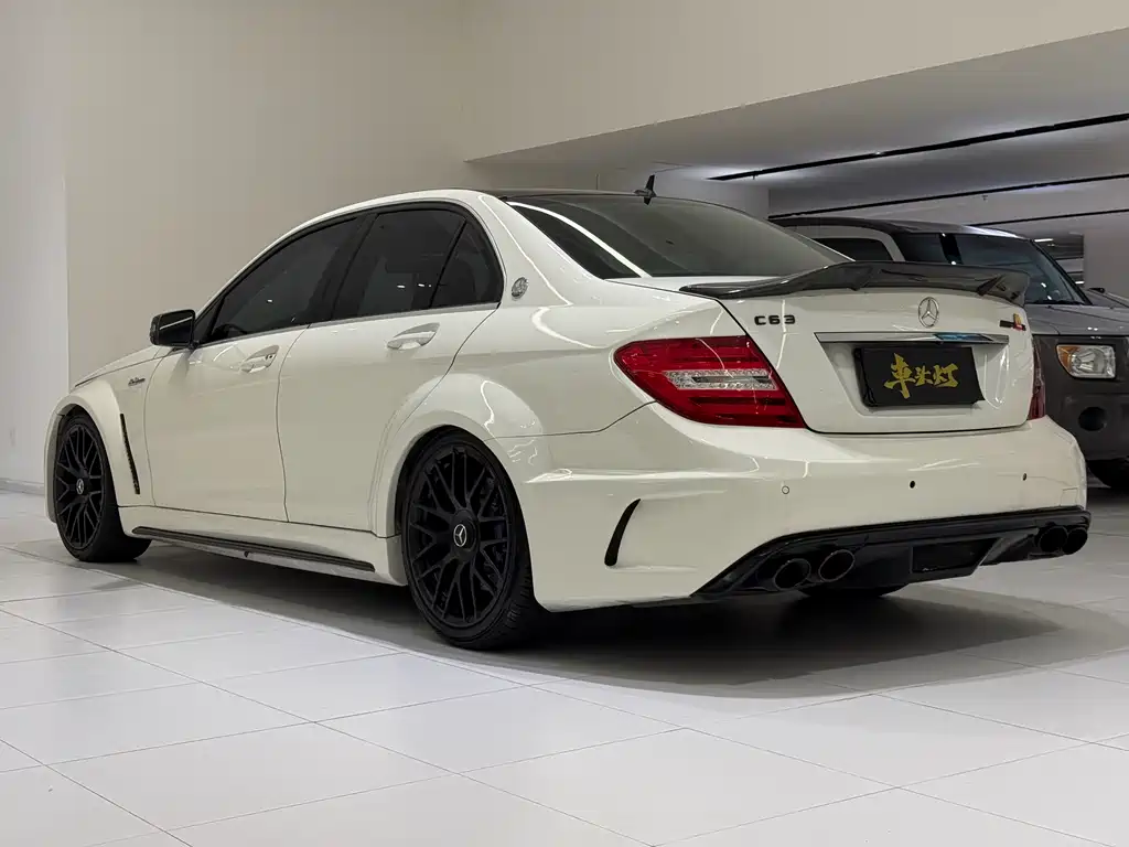 Mercedes-Benz C-Class AMG 2011 — фото 4