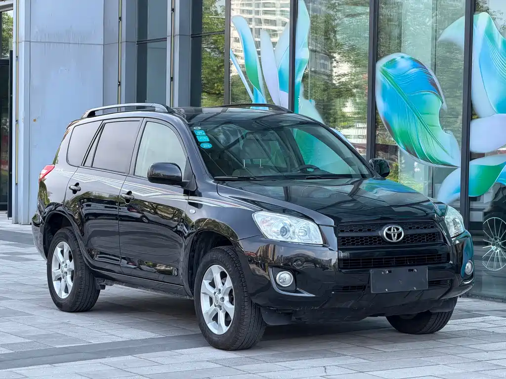 Toyota RAV4 2010 — фото 14