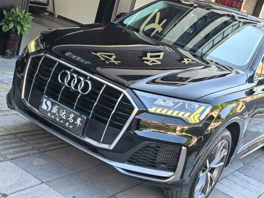 Audi Q7 2020 — фото 25