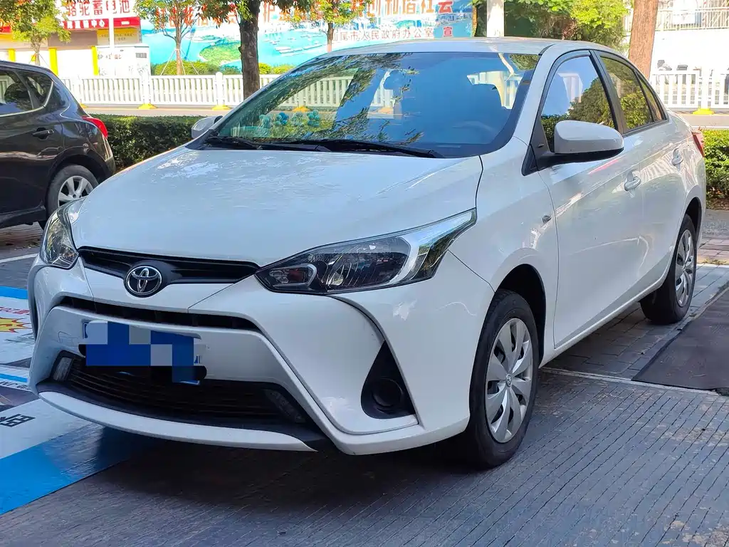 Toyota Yaris L 2020