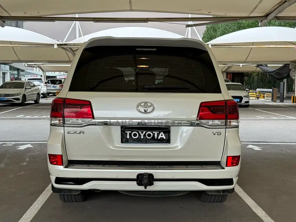 Toyota Land Cruiser 2018 — фото 9