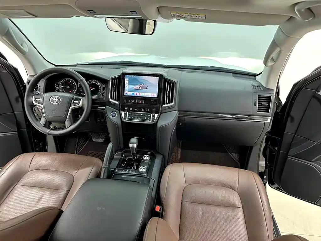Toyota Land Cruiser 2020 — фото 14