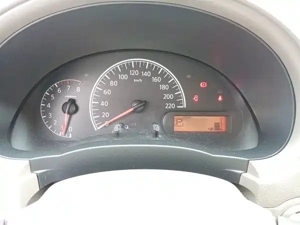Nissan Sunny 2015