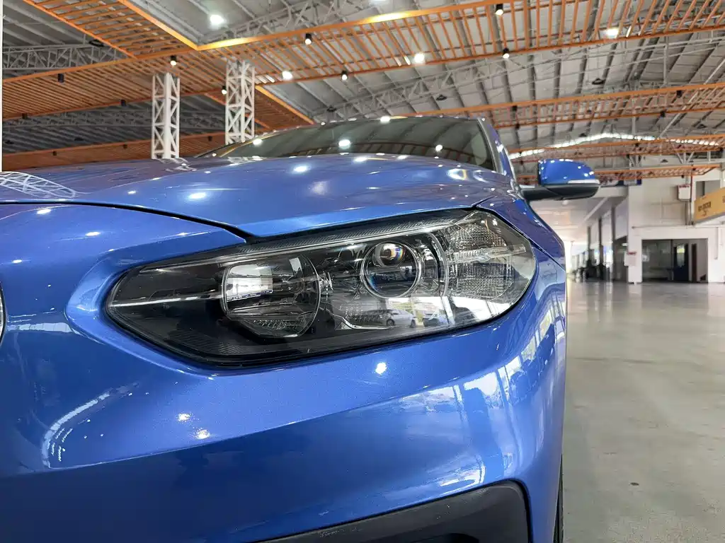 BMW 1 Series 2019 — фото 9