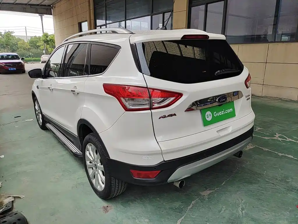 Ford Kuga 2014 — фото 23