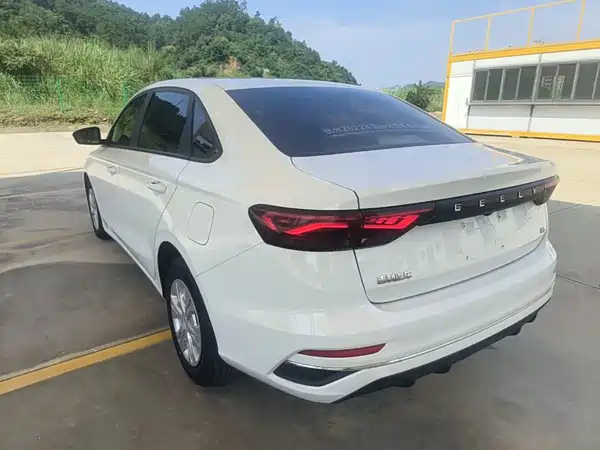 Geely Emgrand 2023