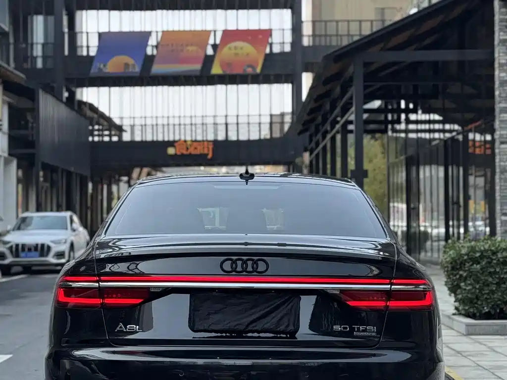Audi A8 2021 — фото 3