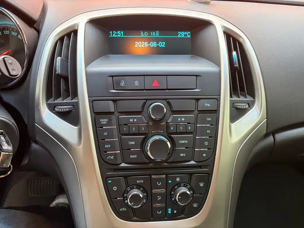 Buick Excelle 2014 — фото 16