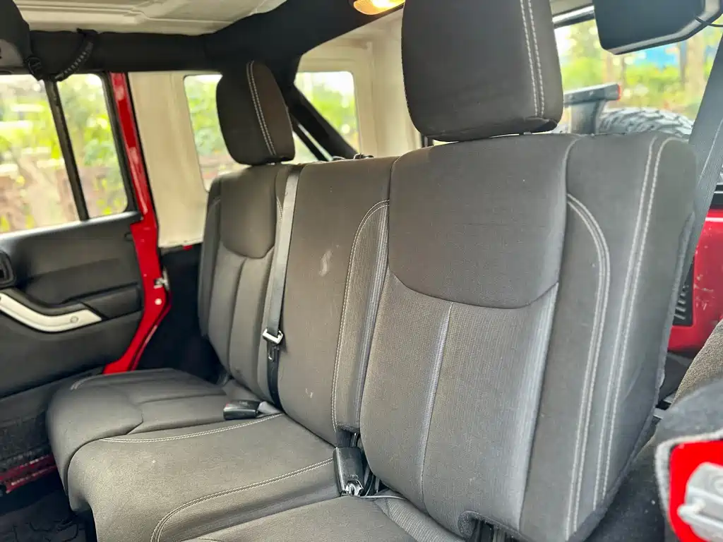 Jeep Wrangler 2015 — фото 19