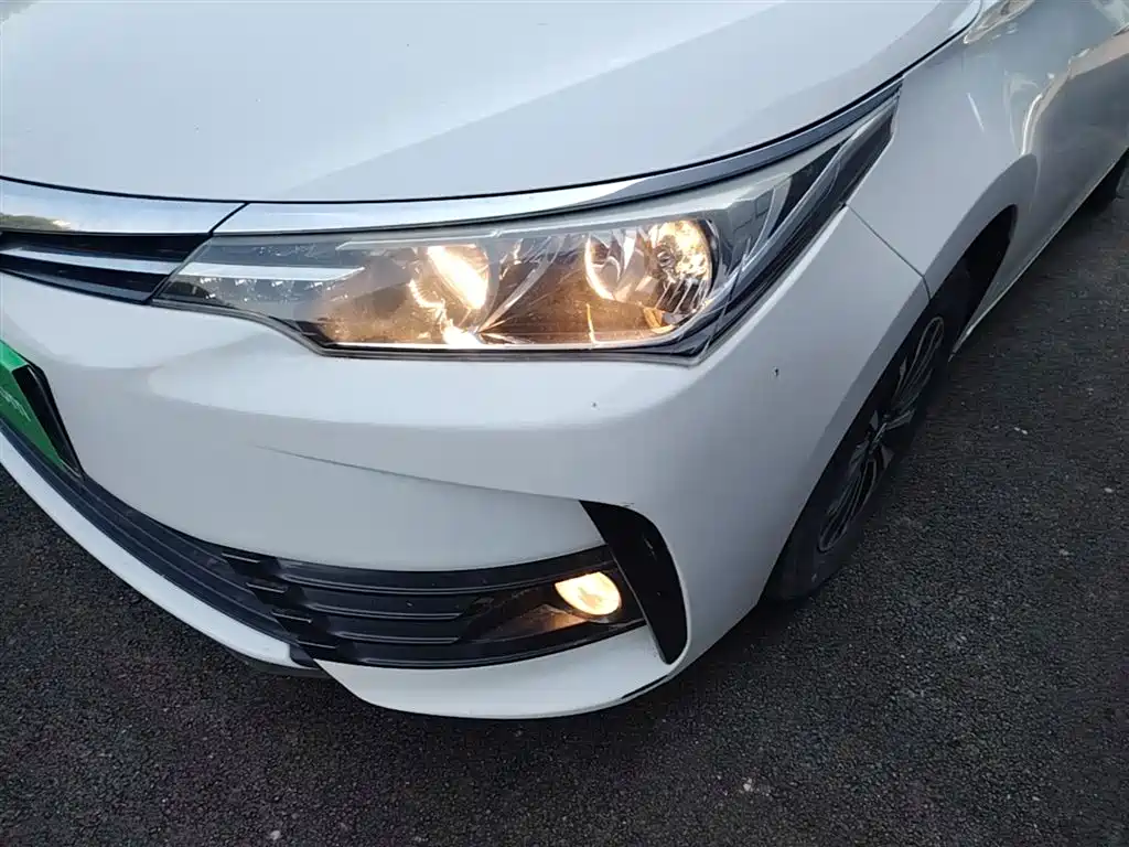 Toyota Corolla 2018 — фото 24