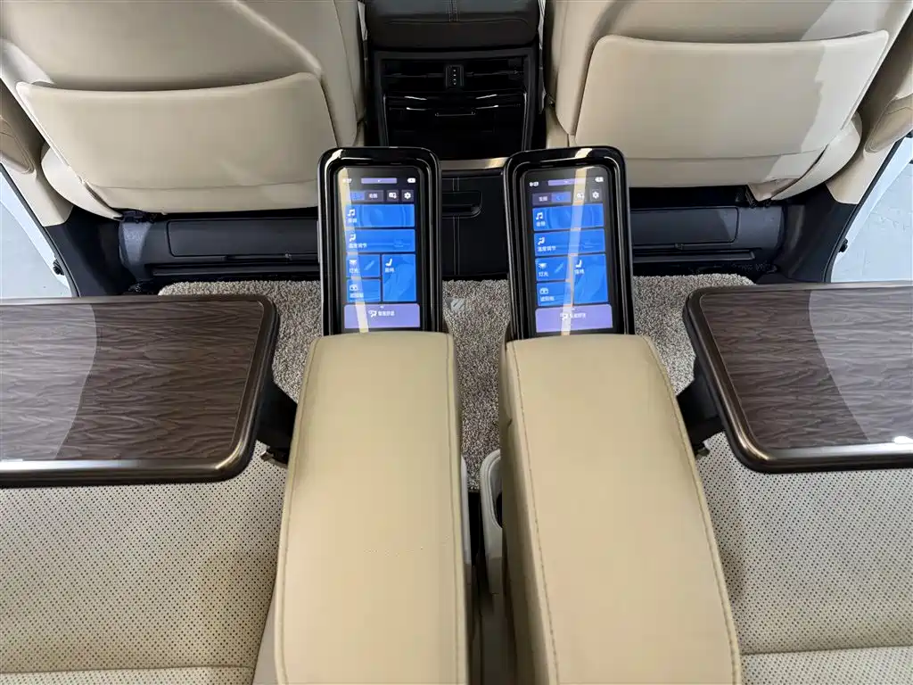 Toyota Alphard 2024 — фото 15