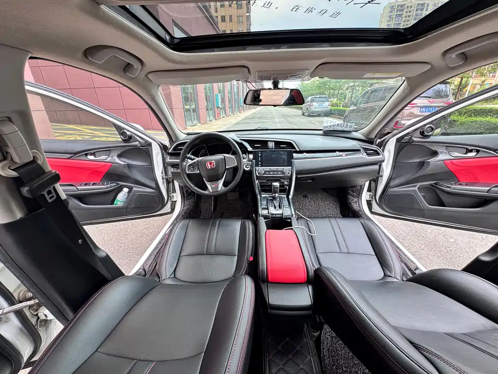 Honda Civic 2018 — фото 14