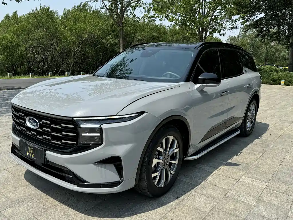 Ford Edge 2023 — фото 1
