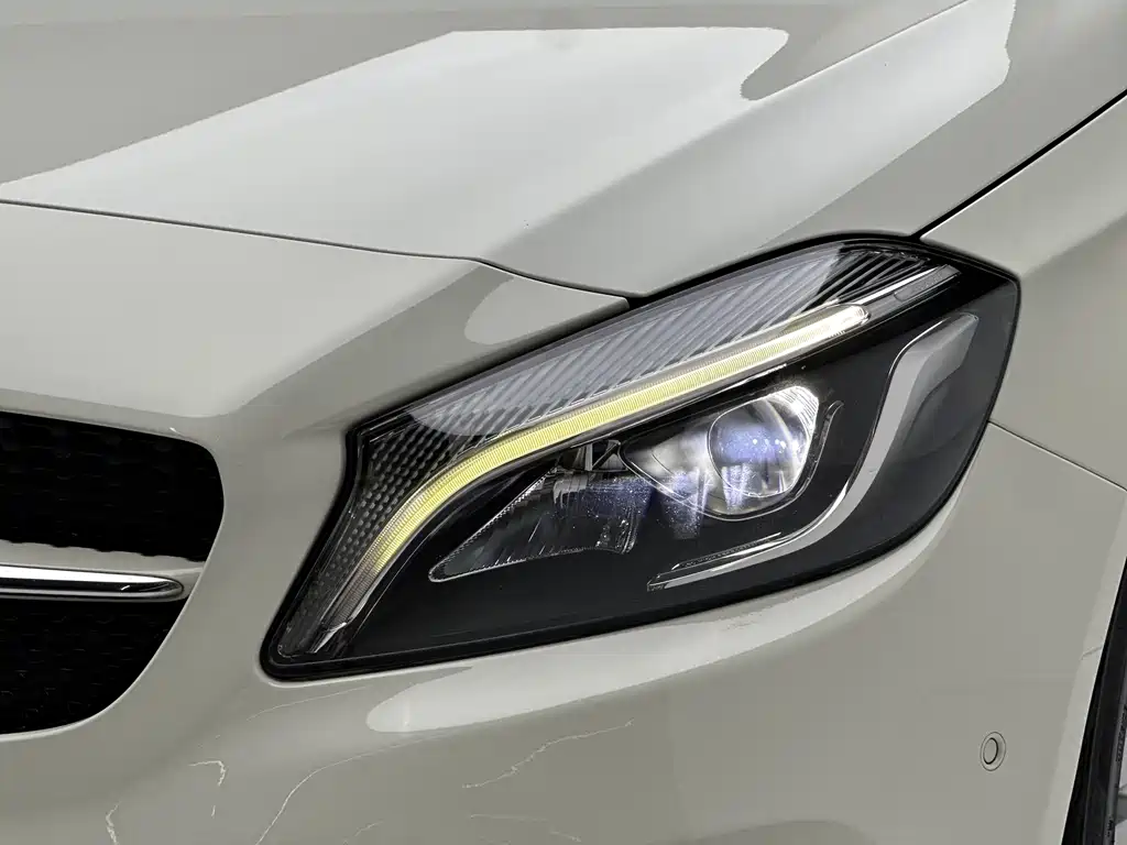 Mercedes-Benz A-Class 2018 — фото 17