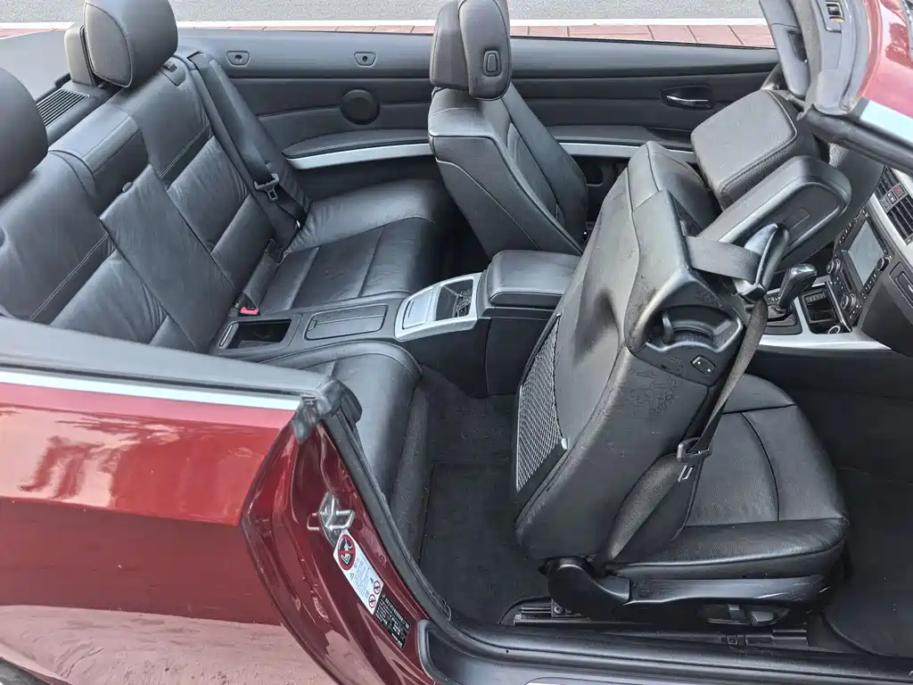 BMW 3 Series 2011 — фото 13