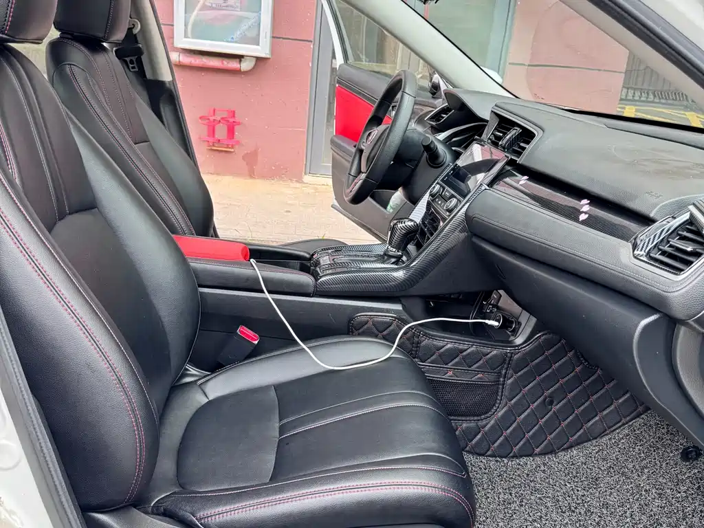 Honda Civic 2018 — фото 13