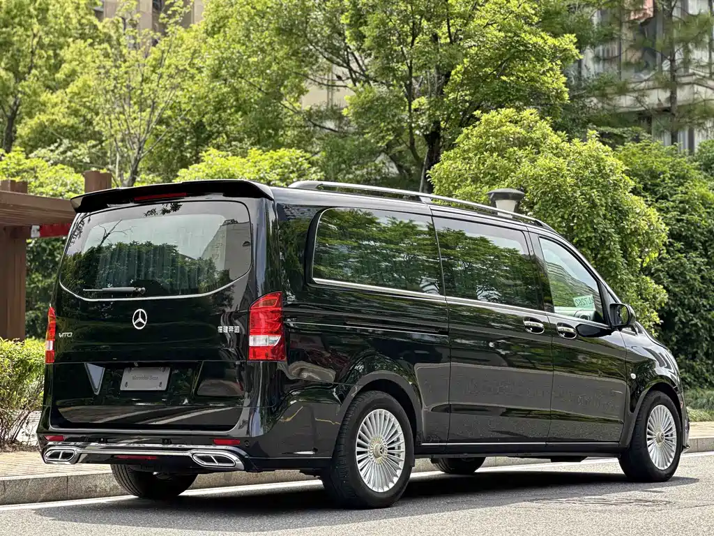 Mercedes-Benz Vito 2023 — фото 6
