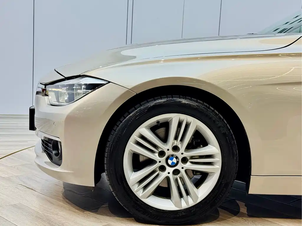 BMW 3 Series 2017 — фото 25