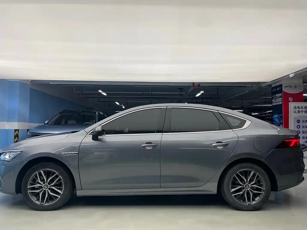 BYD Qin PLUS 2022 — фото 4