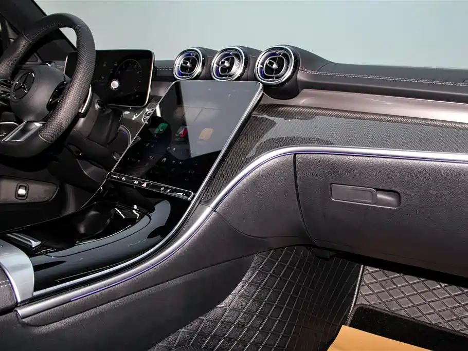 Mercedes-Benz C-Class 2025 — фото 23