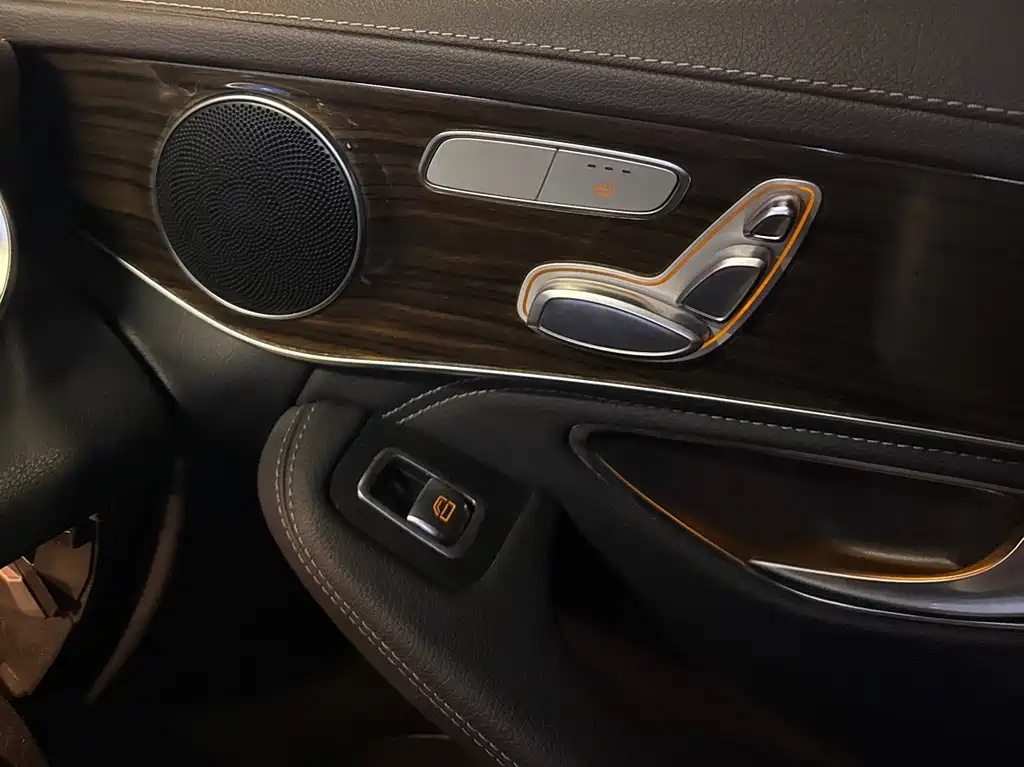 Mercedes-Benz GLC 2018 — фото 16