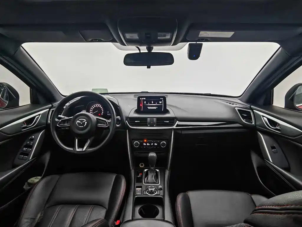 Mazda CX-4 2019 — фото 18