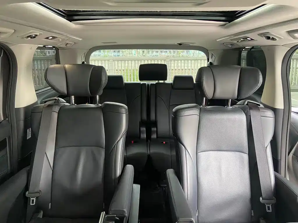 Toyota Vellfire 2022 — фото 9