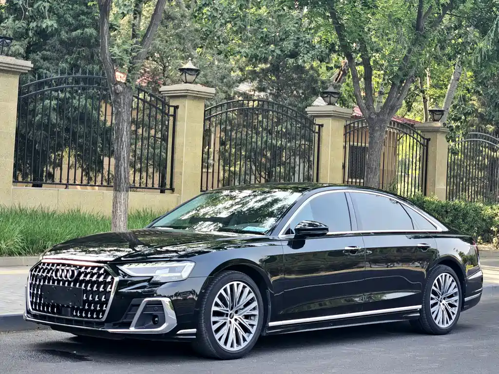 Audi A8 2023 — фото 1
