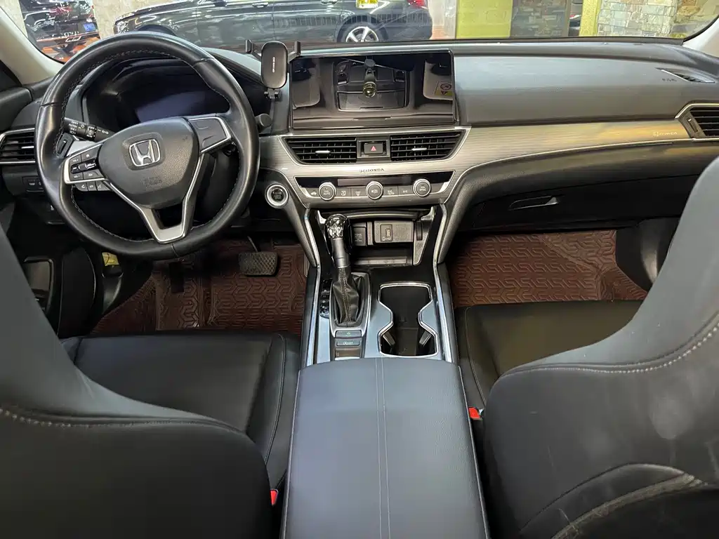 Honda Accord 2023 — фото 13