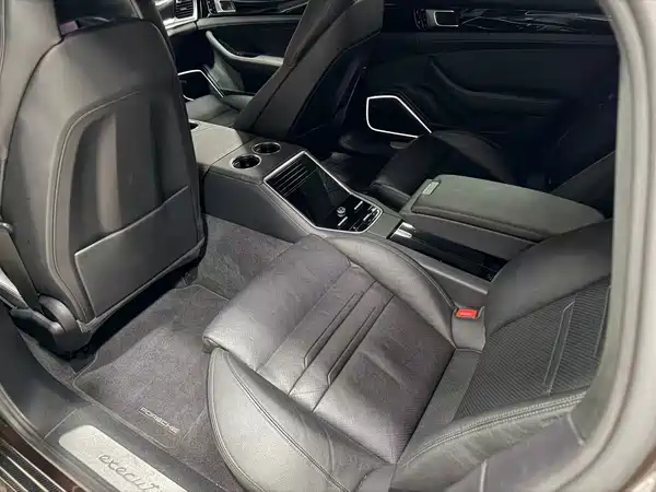 Porsche Panamera 2019