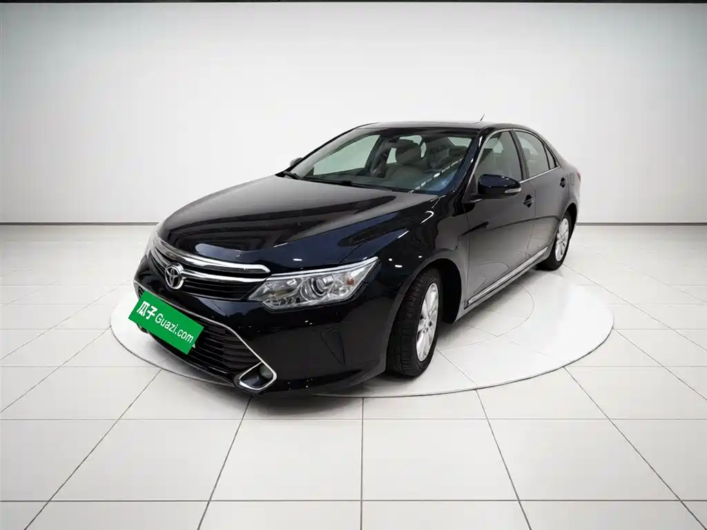 Toyota Camry 2016 — фото 1