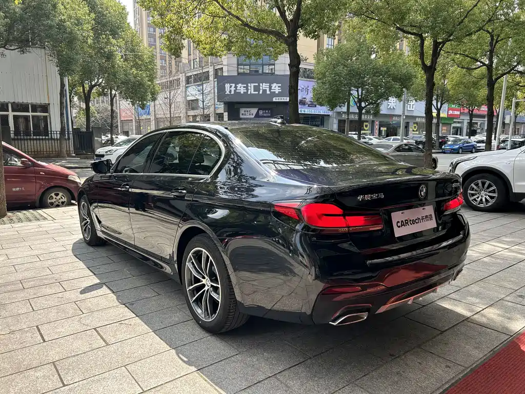 BMW 5 Series 2023 — фото 13