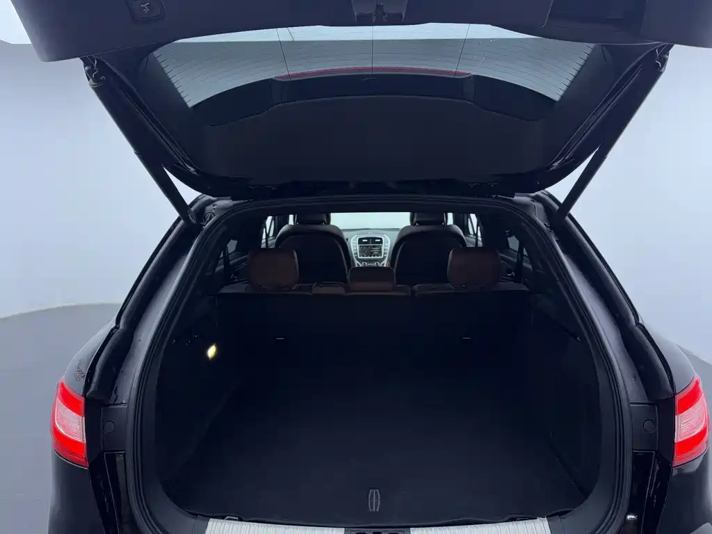 Lincoln MKX 2018 — фото 12