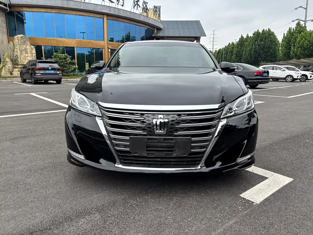 Toyota Crown 2016 — фото 2