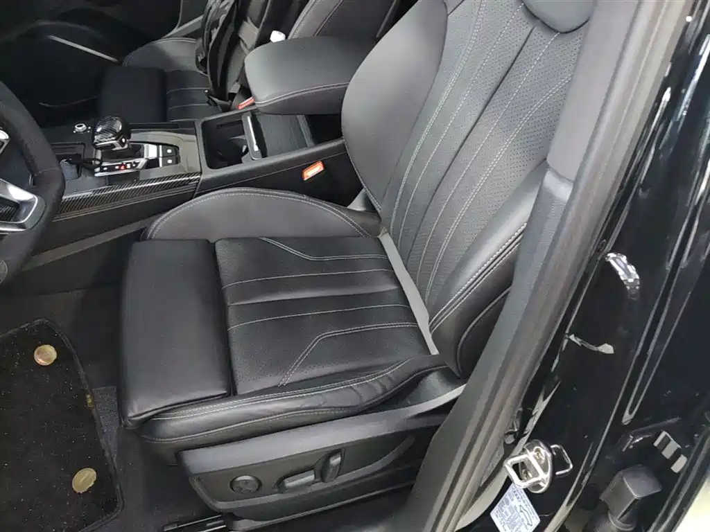 Audi Q5L Sportback 2023 — фото 15