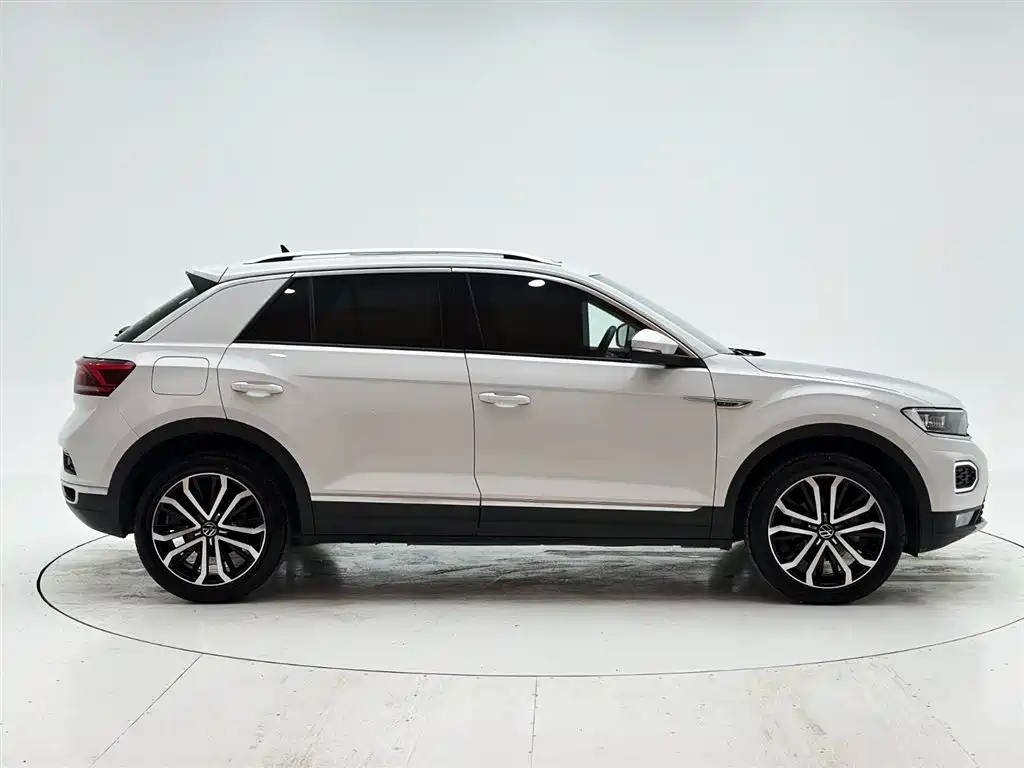 Volkswagen T-Roc 2022 — фото 9
