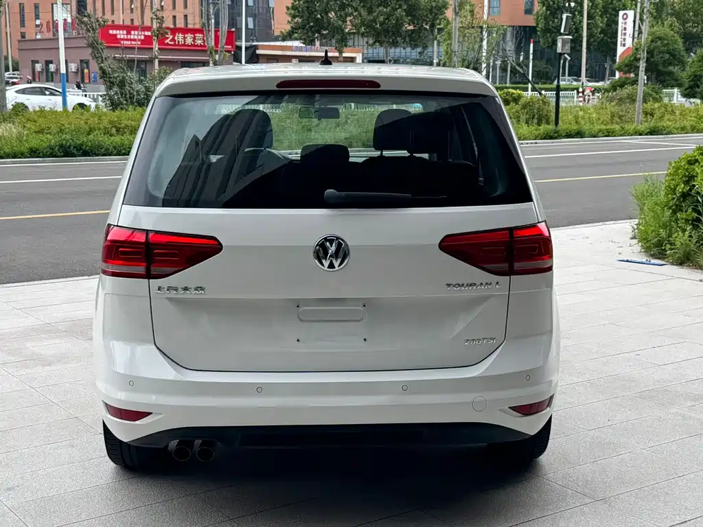 Volkswagen Touran 2017 — фото 8