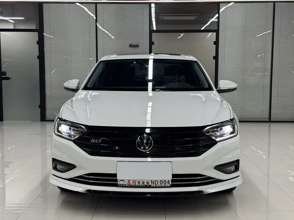 Volkswagen Sagitar 2022