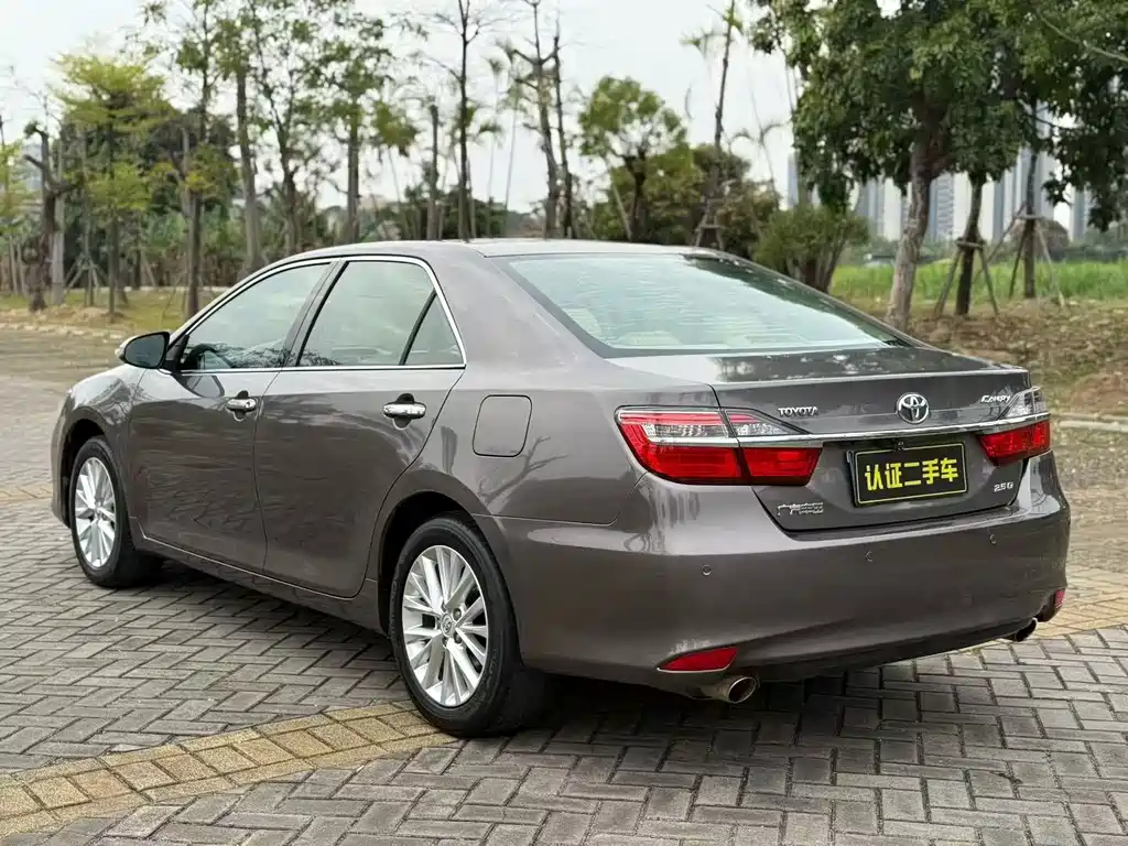 Toyota Camry 2015 — фото 4