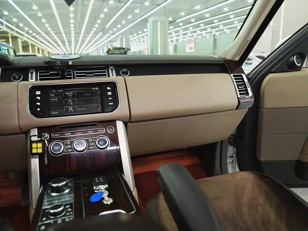 Land Rover Range Rover 2015 — фото 14