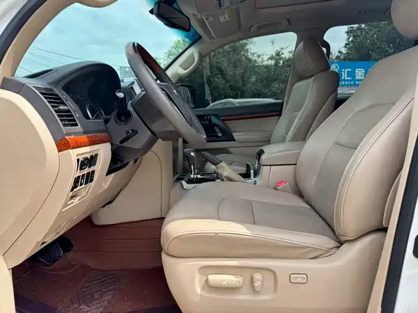Toyota Land Cruiser 2015