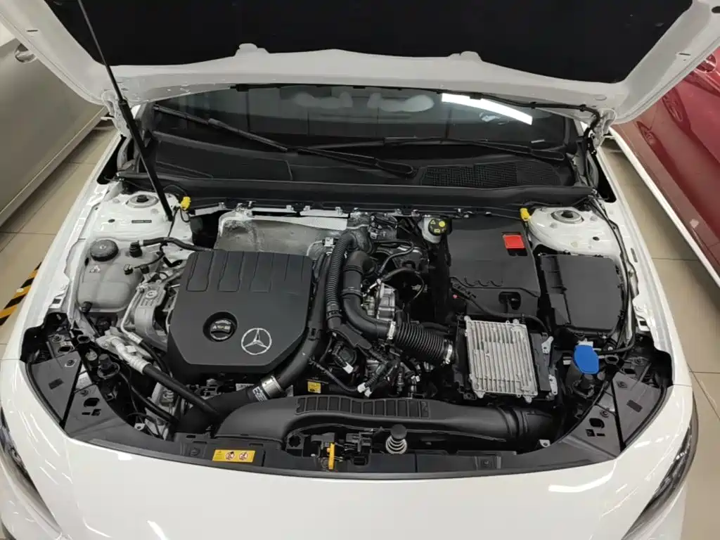 Mercedes-Benz A-Class 2024 — фото 20