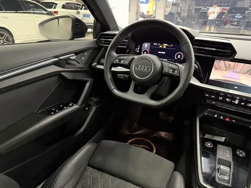 Audi A3 2023 — фото 15