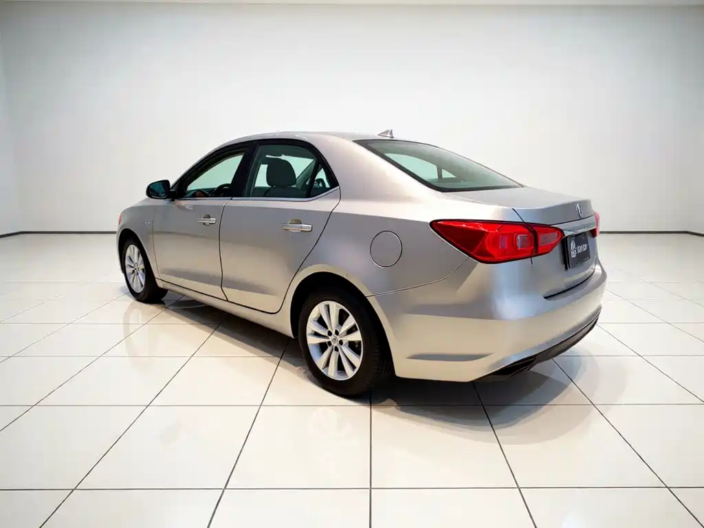 Roewe 360 2015