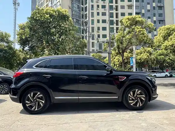 Hongqi HS5 2022