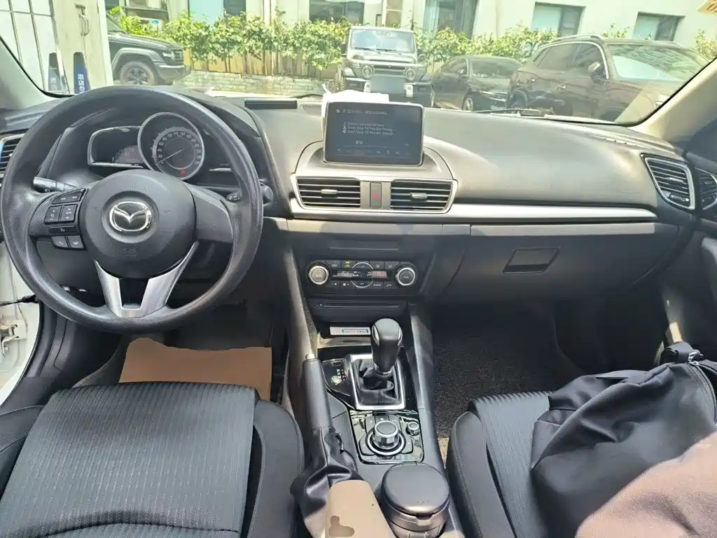 Mazda 3 Axela 2016
